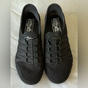 NEW Skechers 6.5 Black Textured Air-Cooled Memory Foam Relaxed Fit Pull-On Shoes